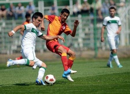 Bursaspor'un gençleri Galatasaray'a 7 gol attı
