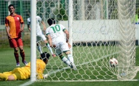 Bursaspor'un gençleri Galatasaray'a 7 gol attı
