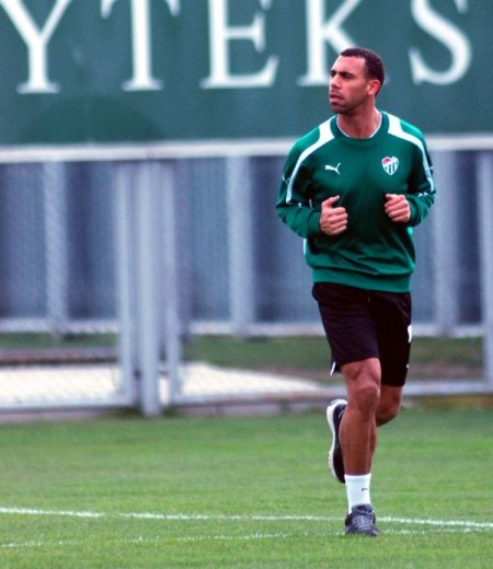 Bursaspor'un sakatları fizyoterapist eşliğinde çalıştı