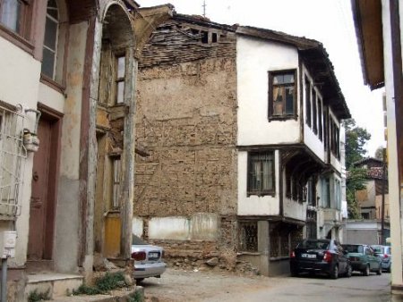 Bursa'ta Tarihi Bir Bina Daha Yok Oldu