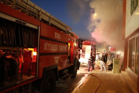 Bursa'yı ayağa kaldıran yangın, at sevdalılarını korkutmadı