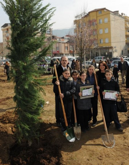 Bursa'yı minik eller yeşertiyor
