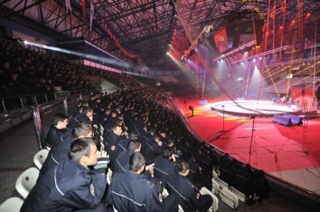 Büyük Ankara Sirki, polis akademisi öğrencilerini ağırladı