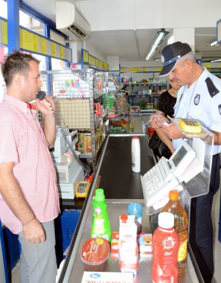 Büyük marketlerde hijyen denetimi yapıldı