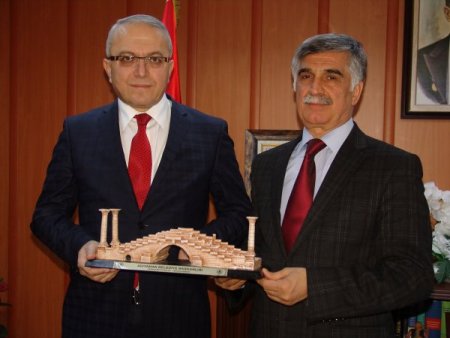 Büyükaslan: Eğitimde görülmemiş yatırımlara şahit oluyoruz