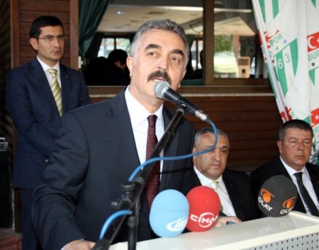 Büyükataman: Pastanede Cumhuriyeti kutlayacakmış, sanki doğum gününü kutluyor