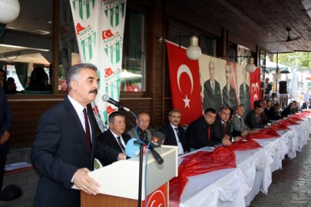 Büyükataman: Pastanede Cumhuriyeti kutlayacakmış, sanki doğum gününü kutluyor