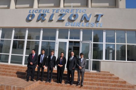 Büyükelçi Kartal, Orizont Liseleleri'ni ziyaret etti