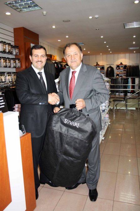 Büyükelçi Pascu, X-ray Cihazında Ötmeyen Kemeri Sevdi