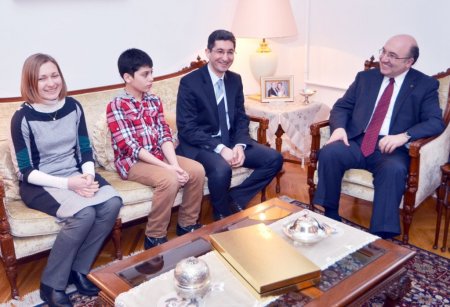 Büyükelçi Samsar, Türkçe Olimpiyatlarına katılan öğrencileri kabul etti