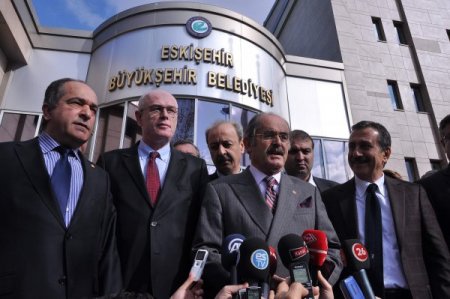 Büyükerşen: Belediye çalışanlarımıza yönelik operasyona maruz kaldık (2)