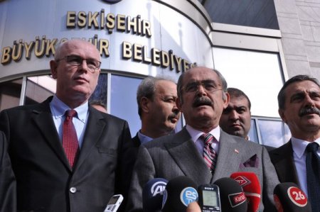 Büyükerşen: Belediye çalışanlarımıza yönelik operasyona maruz kaldık (2)