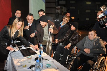 Büyükşehir, çekilişle 250 engelliye simit camekanı yeri tahsis etti