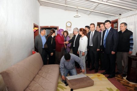 Büyükşehir, sel bölgesine yardım götürdü