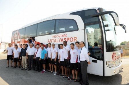 Büyükşehir Belediyesi Antalyaspor Derneği'ne otobüs tahsis etti