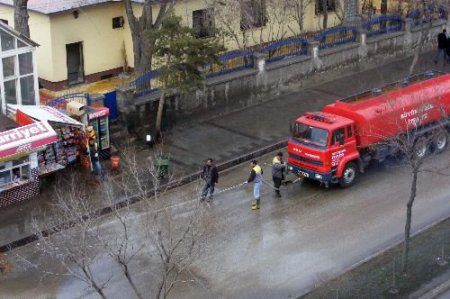 Büyükşehir Belediyesi Bahar Temizliğine Erken Başladı