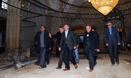 Büyükşehir Belediyesi tarihi camiyi yıkılmaktan kurtaracak
