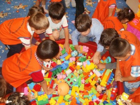 Büyükşehir çocuk kulüpleri minikleri okula hazırlıyor
