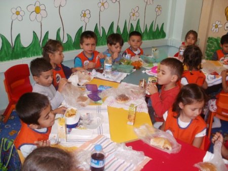 Büyükşehir çocuk kulüpleri minikleri okula hazırlıyor