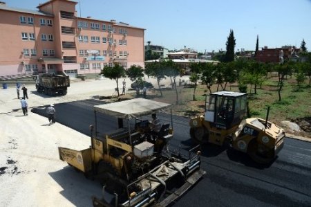 Büyükşehir okullarda spor alanları oluşturuyor