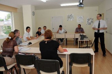 Büyükşehir Personeli İngilizce Öğreniyor