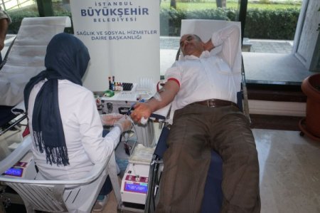 Büyükşehir personeli kan verdi