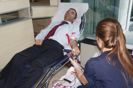 Büyükşehir personeli kan verdi