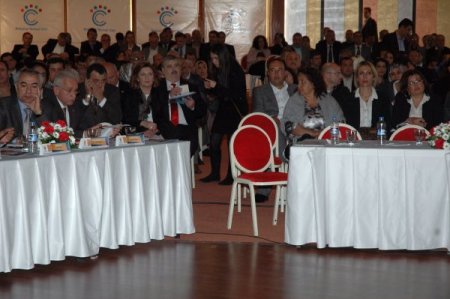 ‘Büyükşehir Yasası yetki gaspı değil, yereli güçlendirmektir’