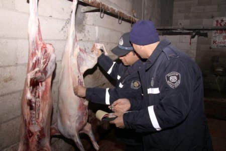 Büyükşehir zabıta ekipleri bayrama hazır