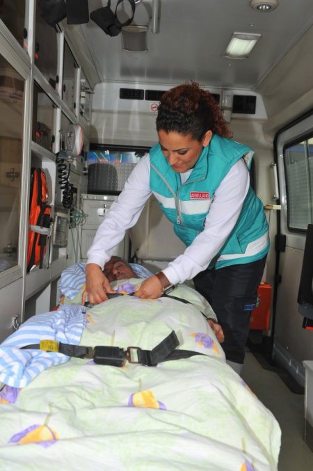 Büyükşehir'den 30 Bin Kişiye Ücretsiz Ambulans Hizmeti