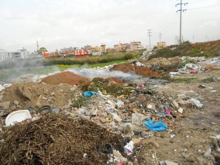 Büyükşehir'den moloz ve afiş uyarısı