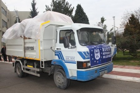Büyükşehir’den Suriyeli mültecilere bir TIR yardım malzemesi