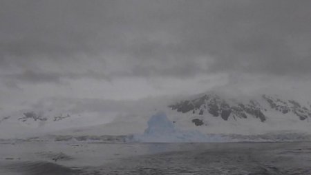 Buzdağının Çöküşü Ve Turistlerin Yaşadığı Korku Kamerada