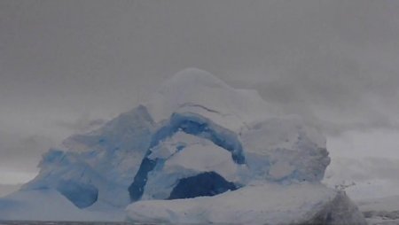 Buzdağının Çöküşü Ve Turistlerin Yaşadığı Korku Kamerada