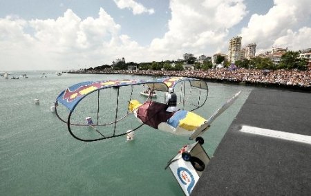 Caddebostan'dan denize süzüldüler