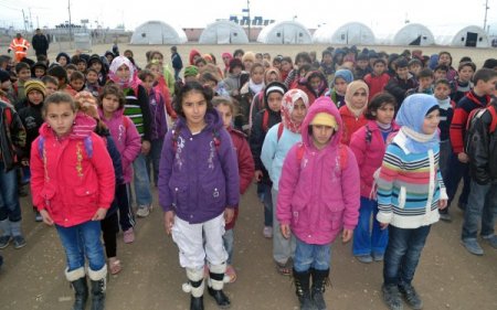 Çadır kentte buruk karne sevinci