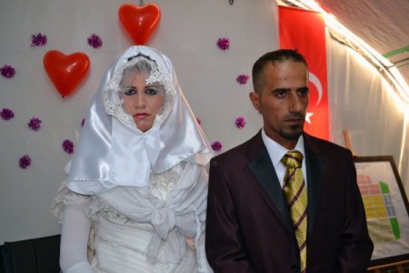 Çadır kentte düğün sevinci yaşandı