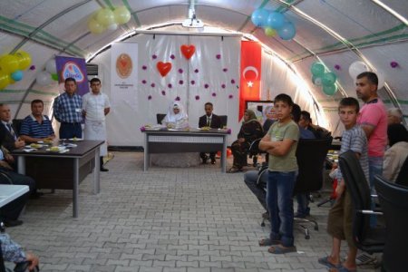 Çadır kentte düğün sevinci yaşandı