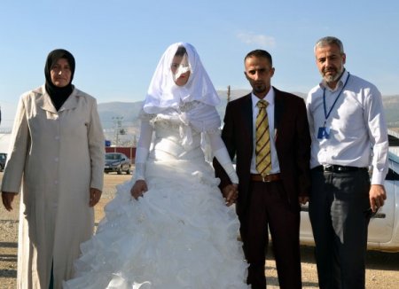 Çadır kentte düğün sevinci yaşandı