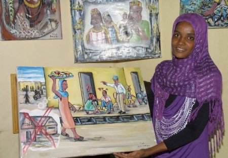 Çadlı kadın ressamı: Saklı duygularımı resme yansıtıyorum (Özel)