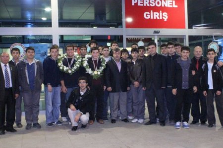 Çağlayan, bilim olimpiyatlarından altın ve gümüşle döndü