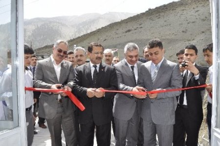 Çağlayancerit’te okuma salonu hizmete açıldı