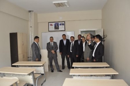 Çağlayancerit’te okuma salonu hizmete açıldı