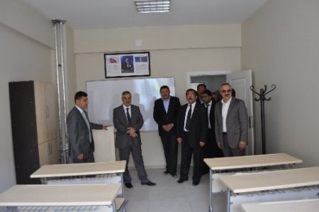 Çağlayancerit’te okuma salonu hizmete açıldı