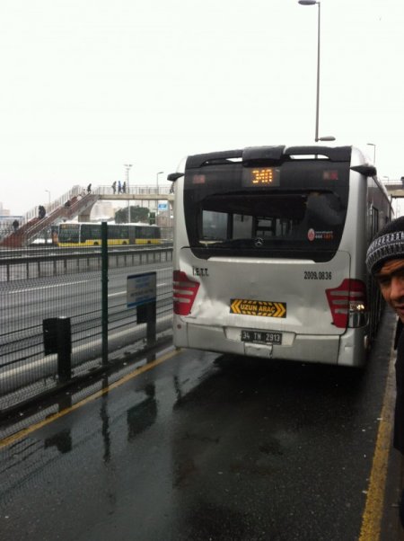 Çağlayan'da metrobüs kazası