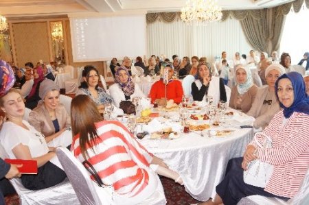 Çağlayanlı kadınlar, Anneler Günü'nü gecikmeli kutladı