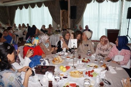 Çağlayanlı kadınlar, Anneler Günü'nü gecikmeli kutladı