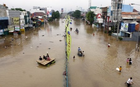 Cakarta'da sel felaketinin bilançosu: 20 ölü