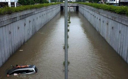 Cakarta'da sel felaketinin bilançosu: 20 ölü
