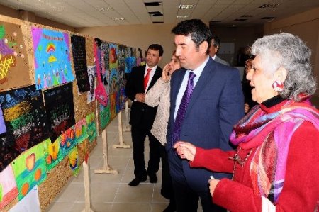 Çakırlı'da öğrenci ve öğretmenler sergi açtı